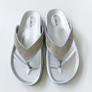 SBUP Silver Sandals with Rhinestones Bebe-01
